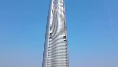 4K航拍武汉地标华中第一高楼建筑视频的预览图